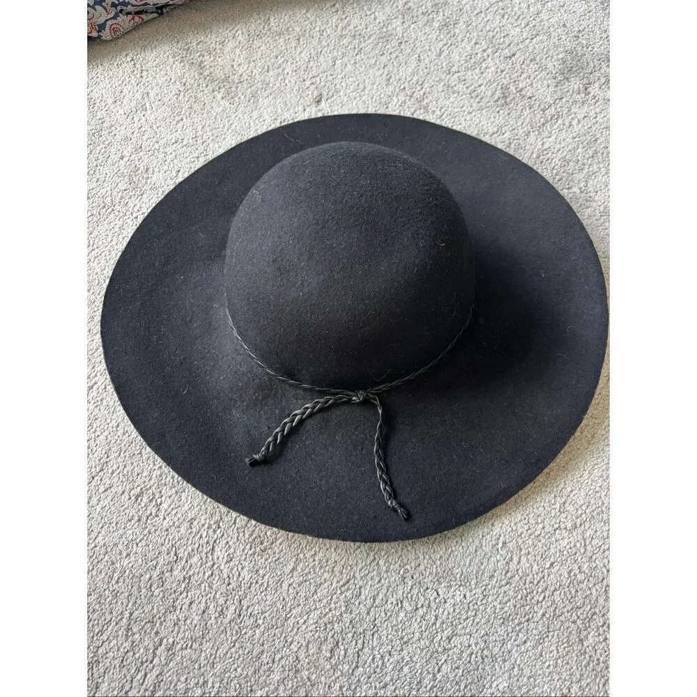 NWOT Banana Republic wool floppy hat, $50 M/L